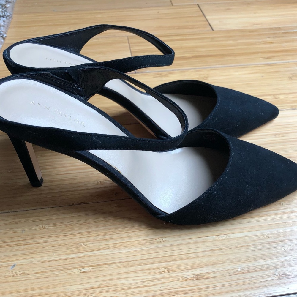 Ann Taylor Black Suede Heels. Size 7